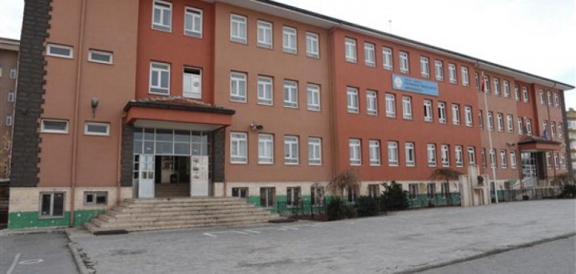  Konya'da öğretmeni döven öğrenci yakını tutuklandı 