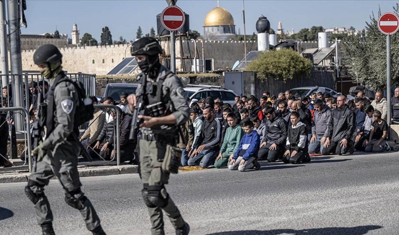 İsrail Güçleri Mescid-İ Aksa’da Cuma Namazı Kılınmasını 15 Haftadır Kısıtlıyor