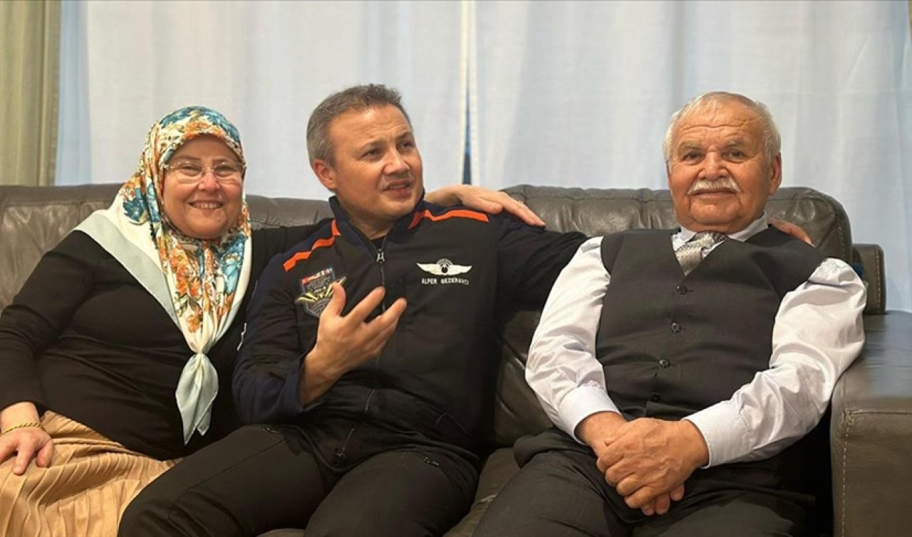 İlk Türk Astronot Alper Gezeravcı ailesiyle buluştu: Alkışlarla karşılandı