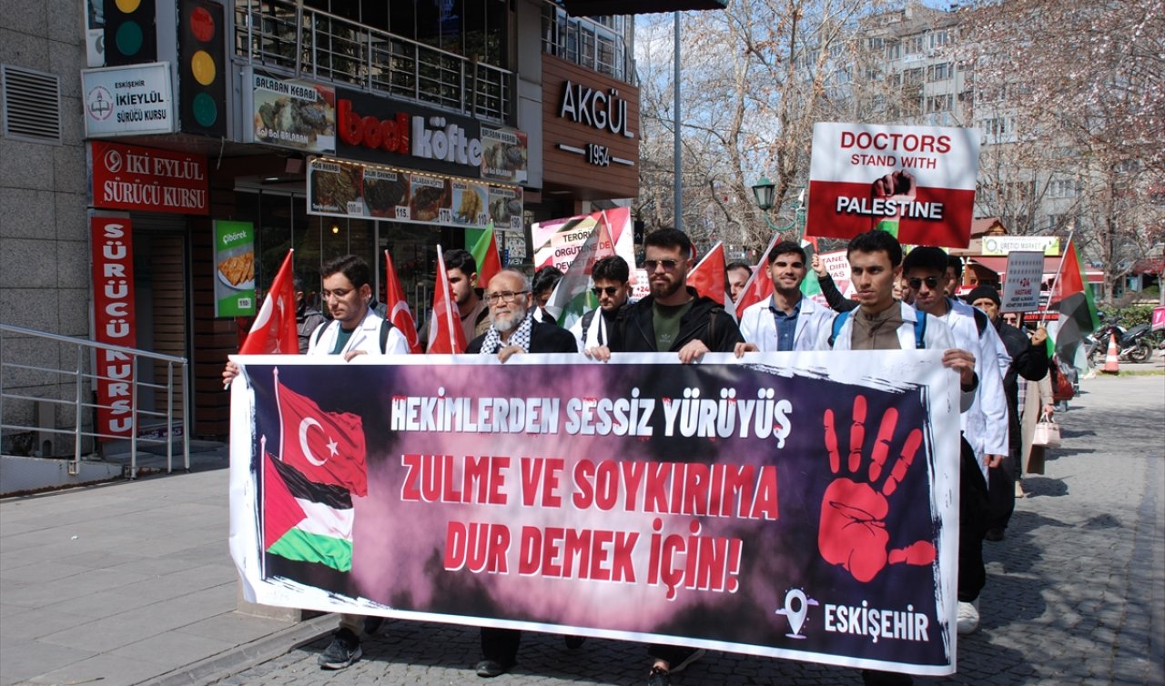 Hekimler ve sağlık çalışanları Gazze için yürüdü