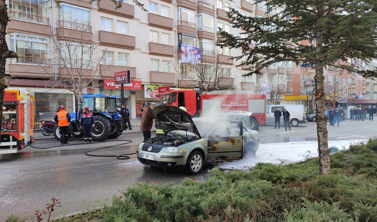 Konya’da seyir halindeki  aracın bagajında bulunan mutfak tüpü patladı!