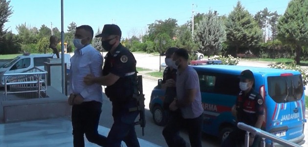  Konya'da uyuşturucuyla yakalanan 2 zanlı tutuklandı