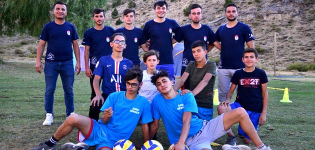  Hadim'in Voleybol Takımı Kendi İmkanlarıyla Yeni Sezona Hazırlanıyor