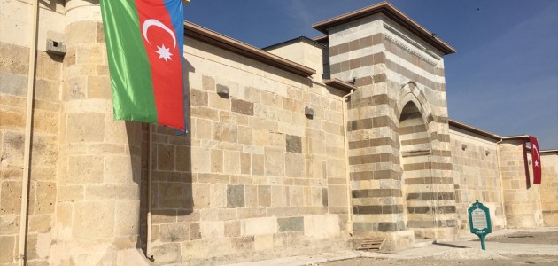  Zazadın Hanı'na Azerbaycan Bayrağı Asıldı