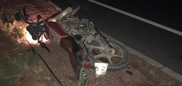  Akşehir'de Motosikletler Tarım Aletine Çarptı: 1 Ölü, 1 Yaralı