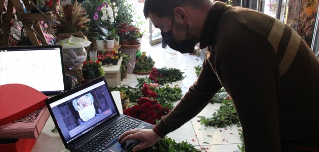  Konya'da Çiçekçiler Yılın Fotoğrafı İçin Oy Kullandı