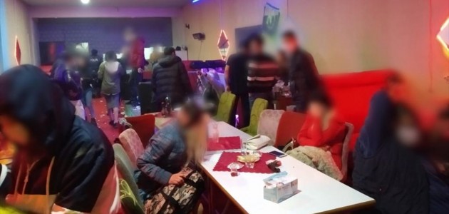  Konya'da Eğlence Mekanı Baskı: 92 Kişiye Ceza