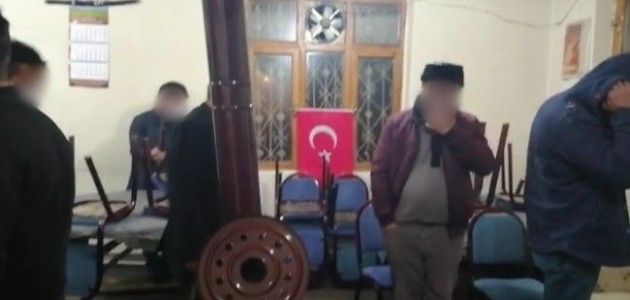  Konya'da Kısıtlamaya Rağmen Açık Olan Kahvehaneye Ceza