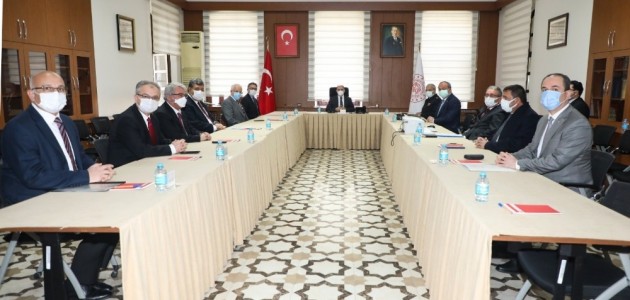  Konya'da Huzurlu Eğitim İçin Vali Özkan ve Rektörler Toplantı Yaptı