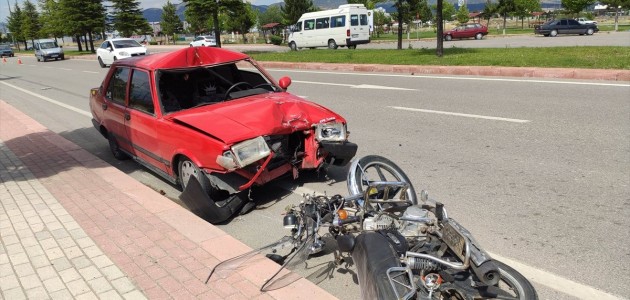  Konya'da otomobil motosiklete çarptı: 2 yaralı
