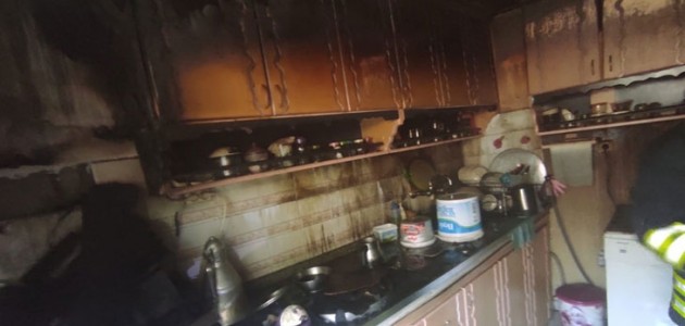  Evde Uyudukları Sırada Mutfakta Yangın Çıktı