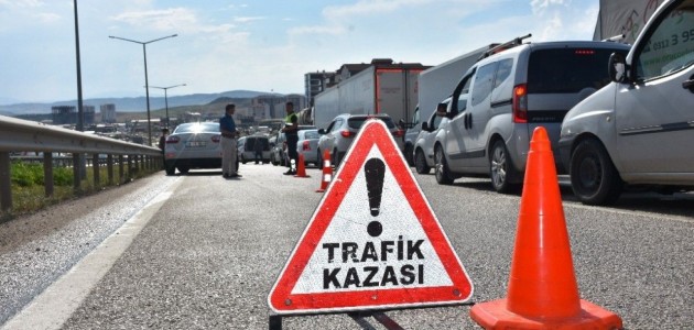  Konya'da Feci Kaza:1 Ölü, 9 Yaralı