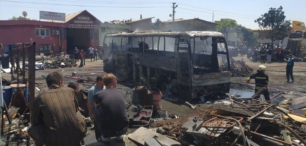  Konya'da hurda otobüste çıkan yangın 