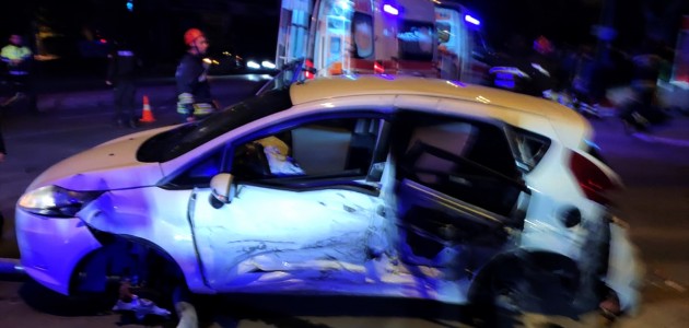  Konya'da Kazada 2 Kişi Öldü 1 Kişi Yaralandı