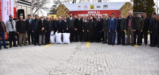  Konya'da yürütülen projeyle çiftçiye arpa, mercimek ve nohut tohumu dağıtıldı