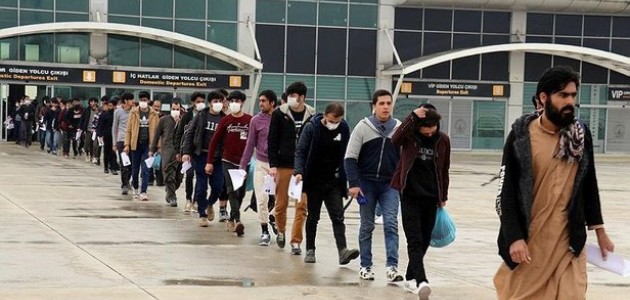 227 Kaçak Afgan Sınır Dışı Edildi