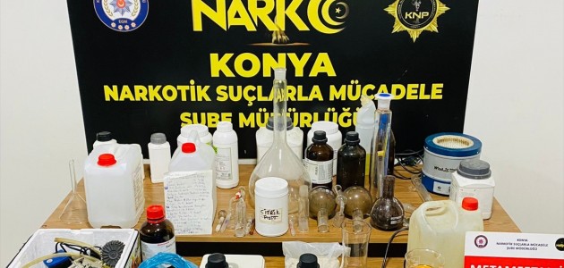  Konya'da uyuşturucu operasyonunda biri kimyager 2 şüpheli yakalandı