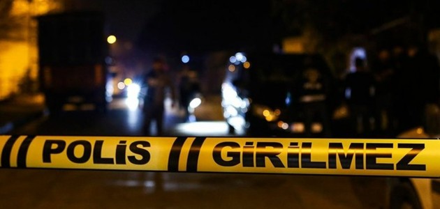  Husumetli iki esnaf arasinda silahli çatisma:1'i polis 5 yaralı