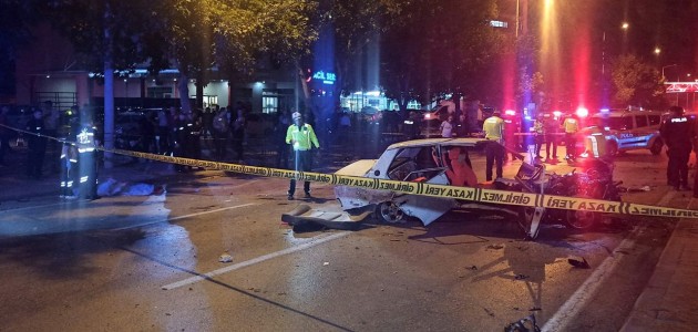  Konya'da otomobil ağaca çarptı: Ölü ve yaralılar var 