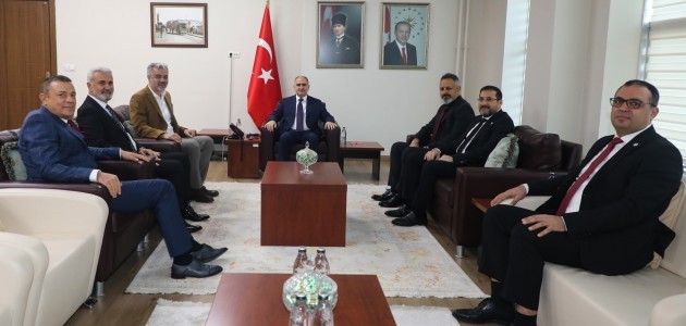 Konyaspor yönetimi, Vali Özkan'ı ziyaret etti