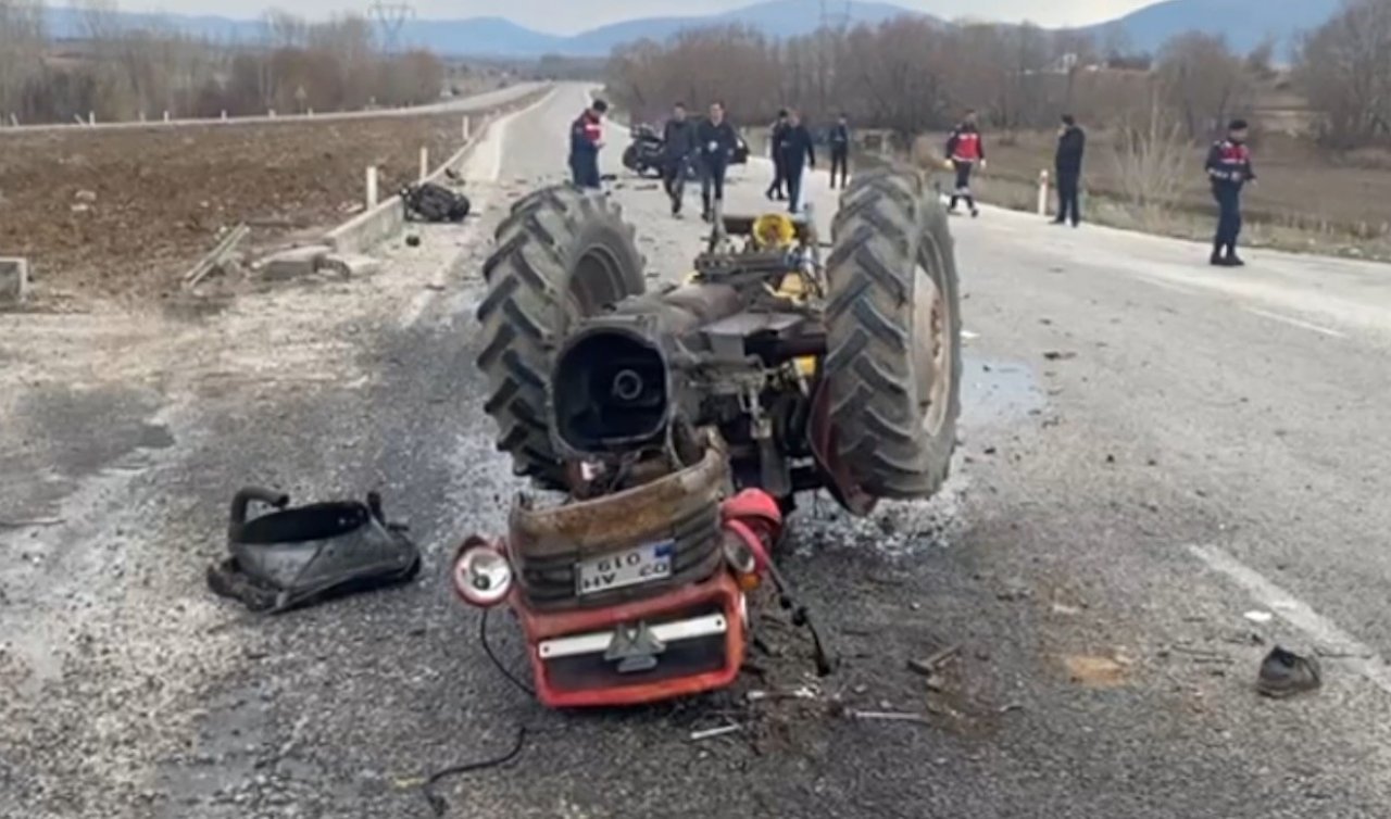 Konya-Isparta yolunda otomobil ve traktör çarpıştı: 4 kişi yaralandı