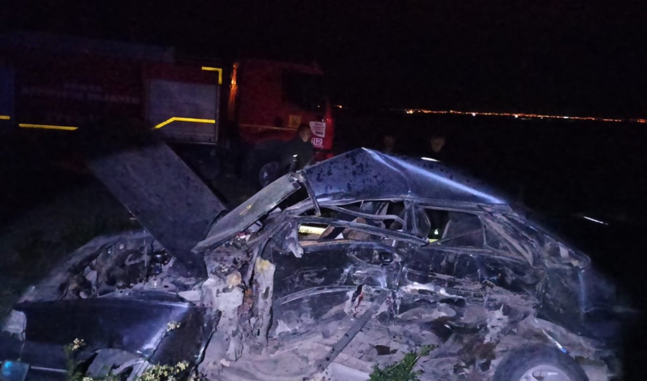 Konya’da otomobil ile kamyonet çarpıştı! 2 kişi öldü, 1 kişi yaralandı