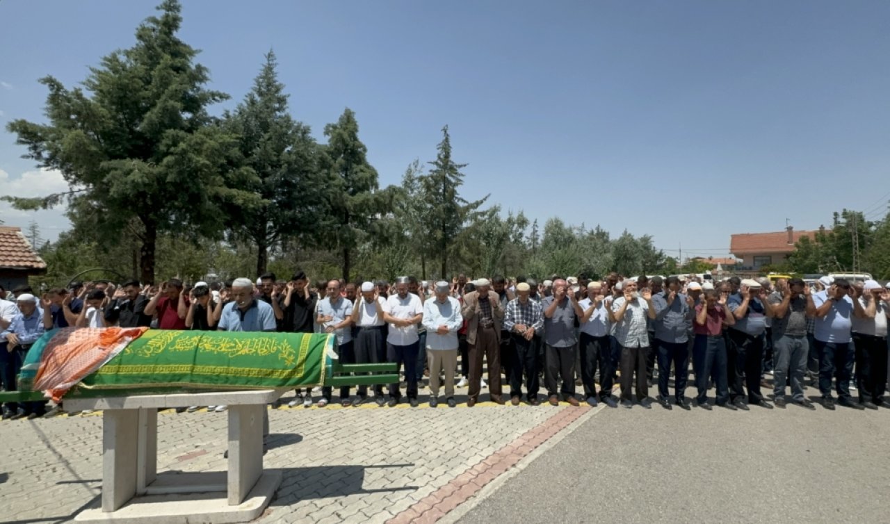  Konya’da silahla öldürülen kadının cenazesi defnedildi