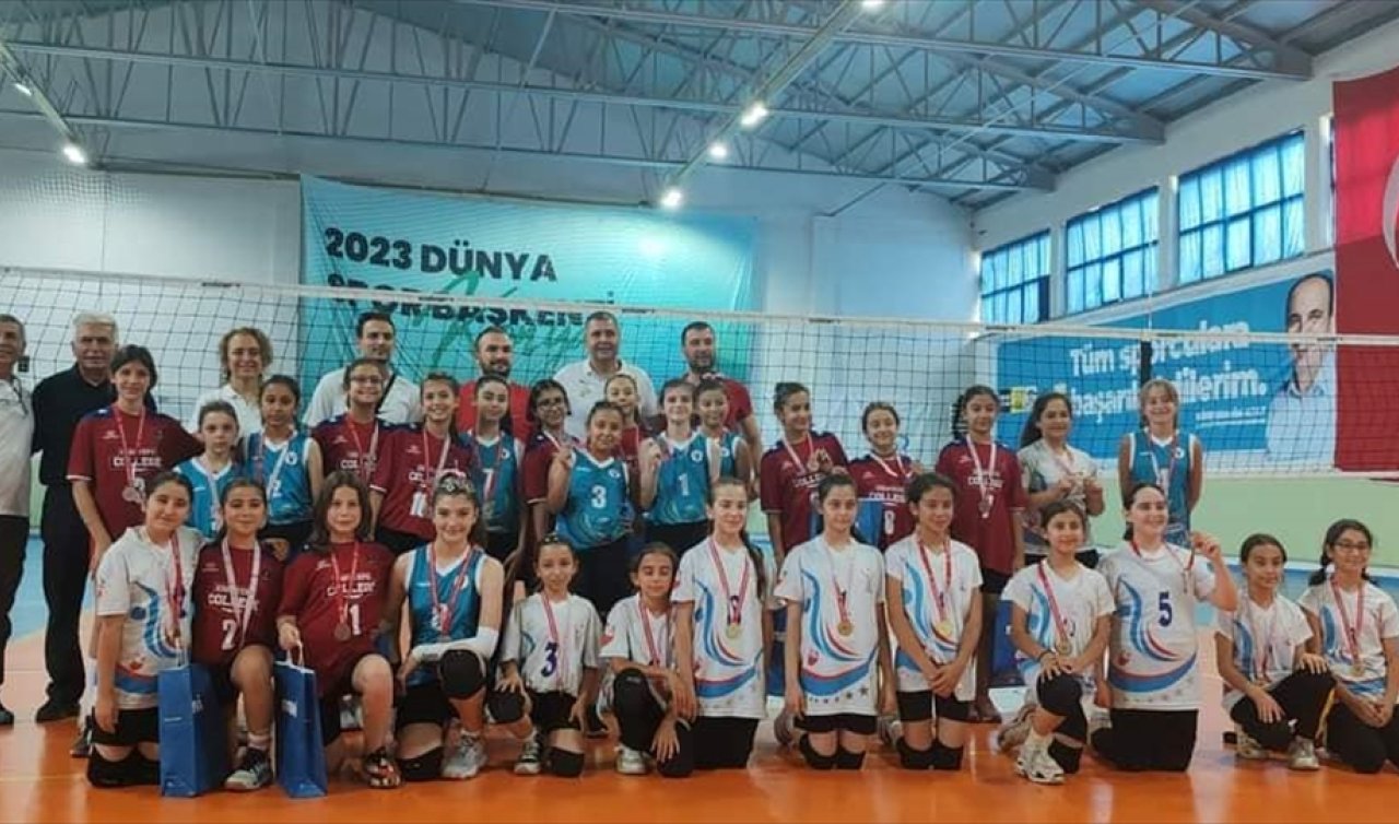 Konya’da kızlar voleybolda şampiyon oldu