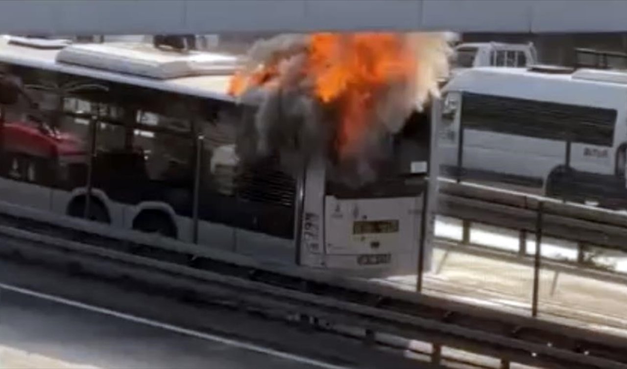  İstanbul’da metrobüs alevler içinde kaldı! Dumanlar her tarafı sardı! 