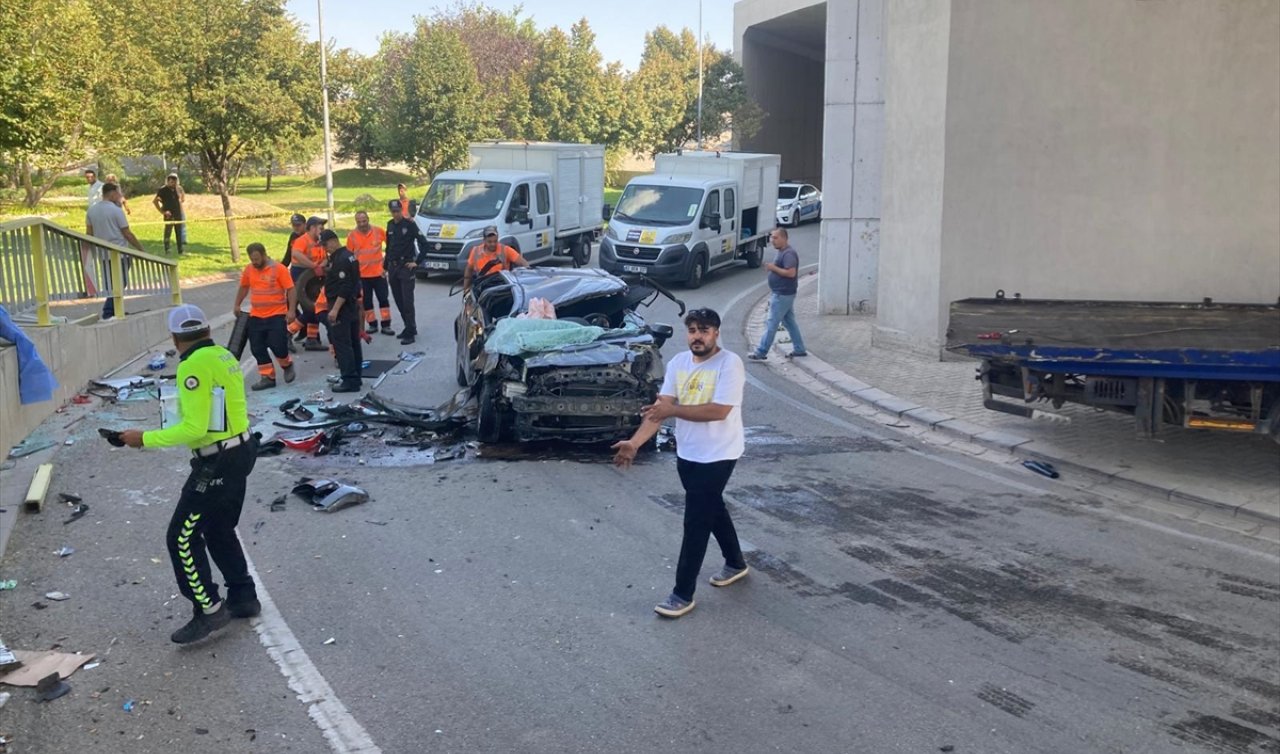 Konya’da otomobil köprülü üst geçitten düştü!