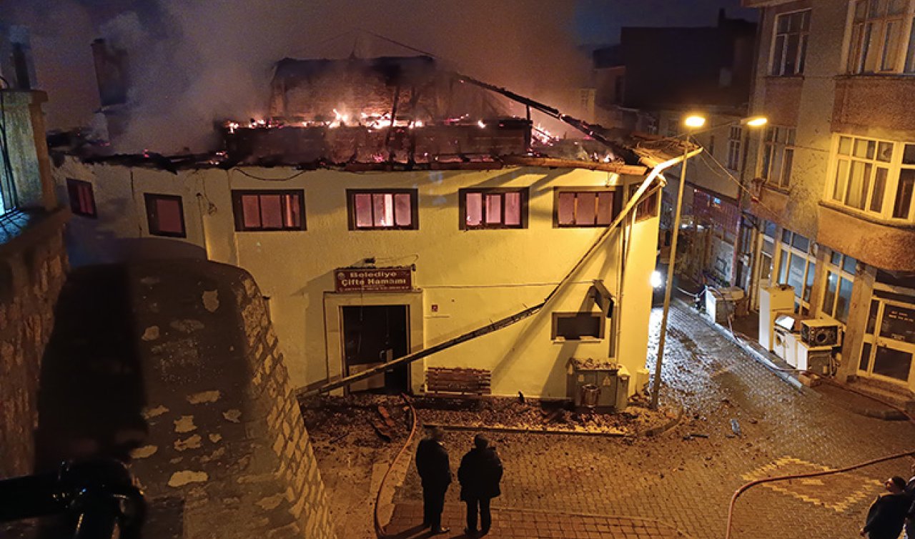 Kastamonu’da yüzyıllık hamam yandı!