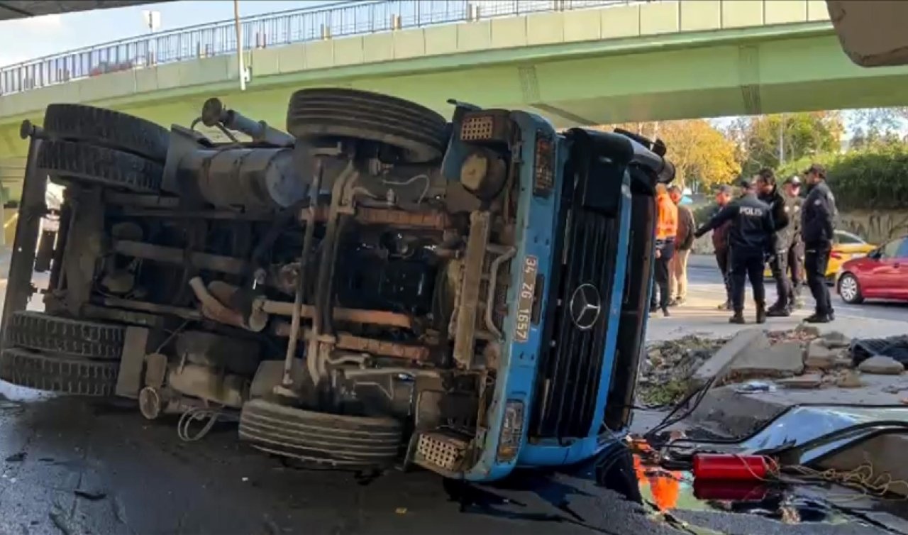  Bakırköy’de üst geçide çarpan vinç devrildi