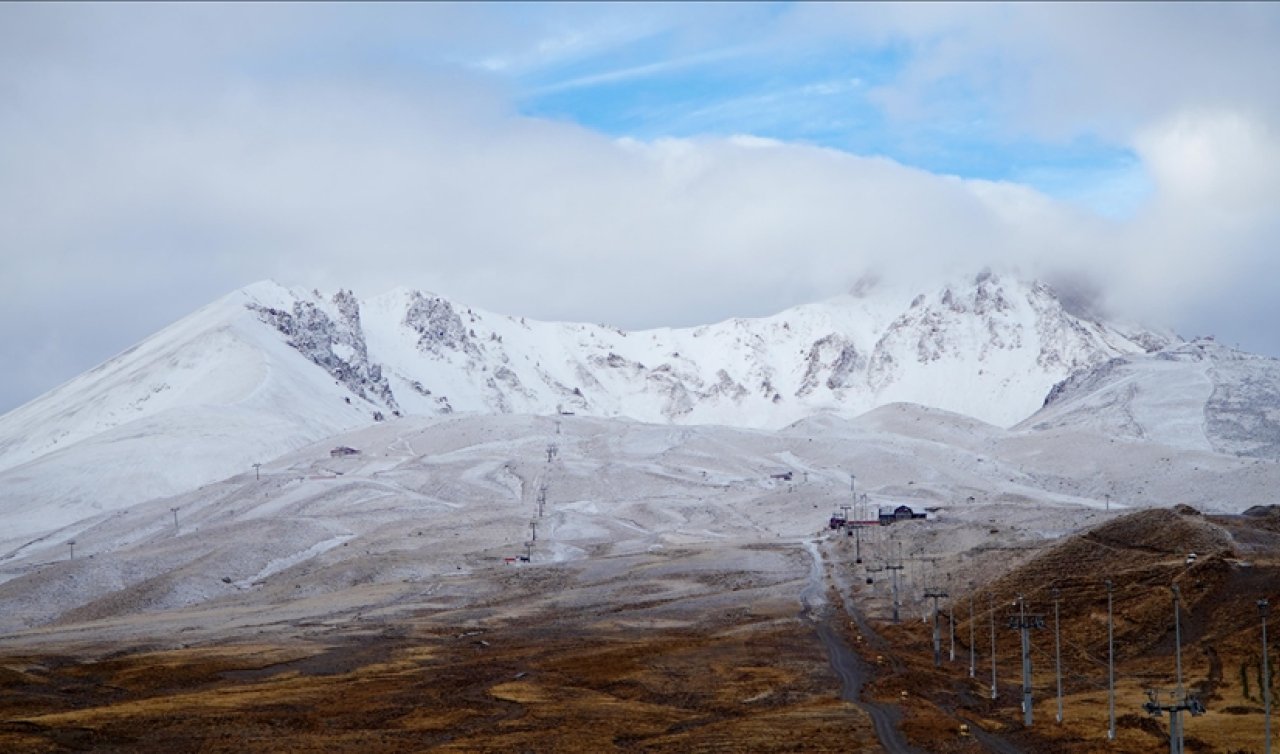  Erciyes Kayak Merkezi’ne kar yağdı!