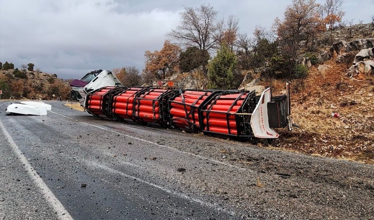  Konya’da doğal gaz yüklü tanker devrildi! Çok sayıda ekip sevk edildi 