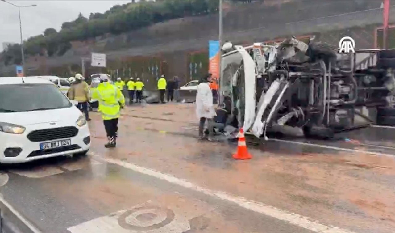  Maltepe’de midibüs devrildi: 1 kişi öldü, 7 kişi yaralandı!