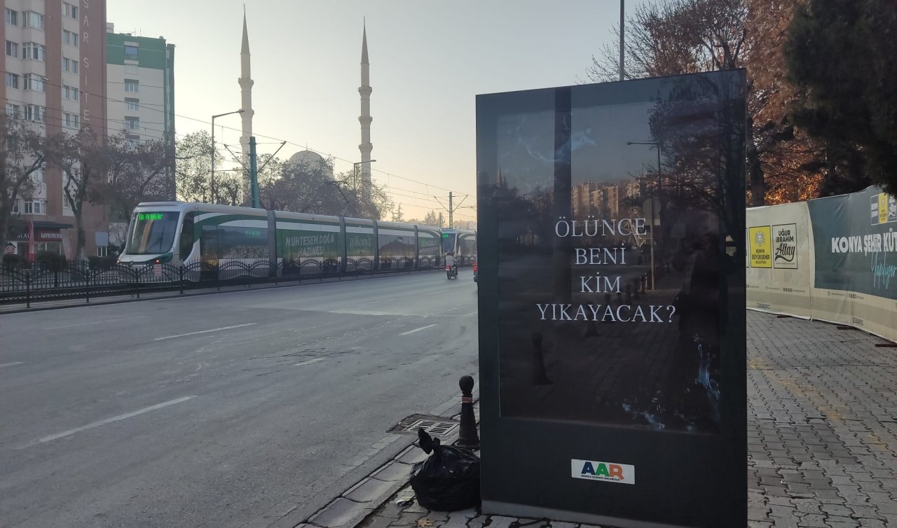 Psikolojileri bozan yazı: Konya sokaklarını süslüyor, ama neden?