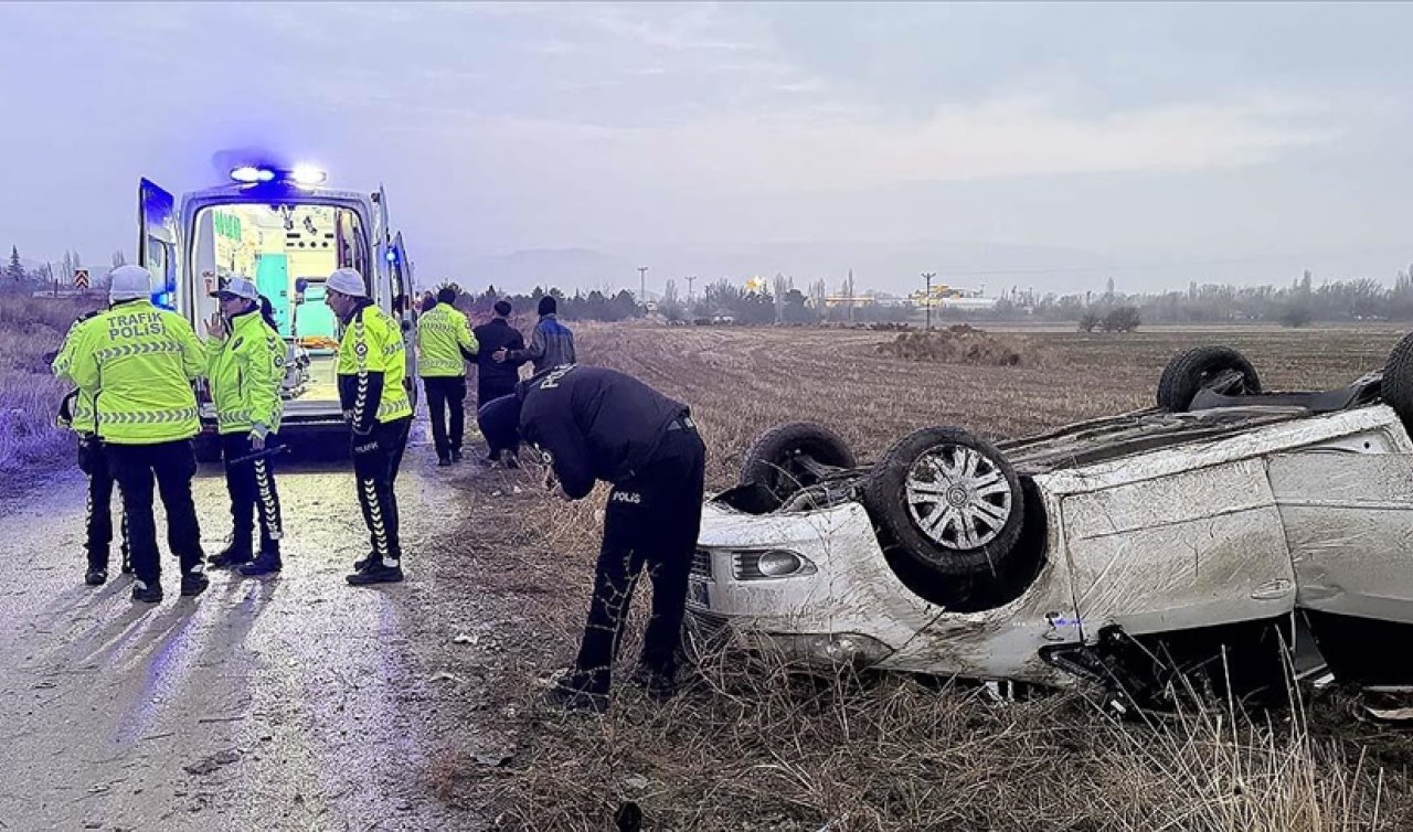  Ankara’da devrilen otomobildeki 1 kişi öldü, 4 kişi yaralandı