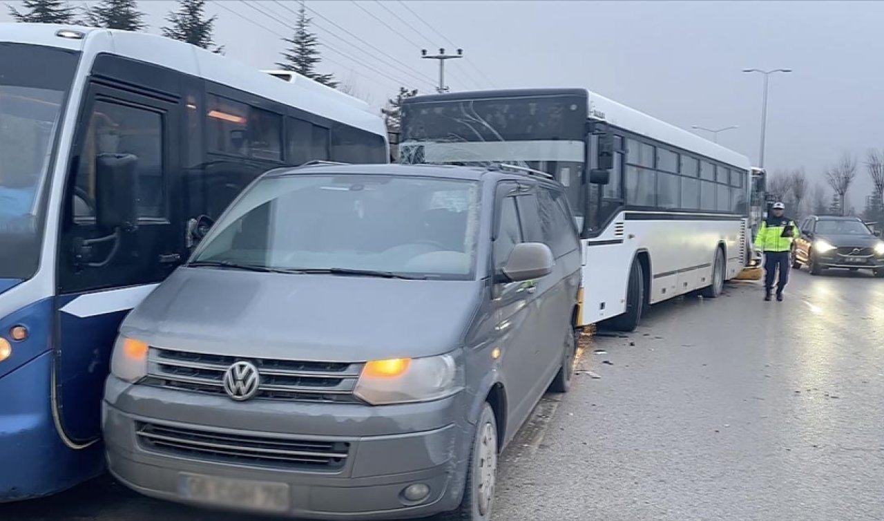  Ankara’da zincirleme trafik kazasında 26 kişi yaralandı