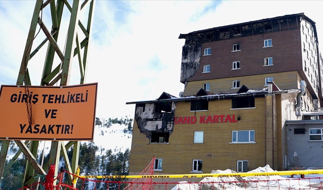 Kartalkaya’da yangın çıkan otelde Bakanlık ve AFAD heyeti inceleme yaptı