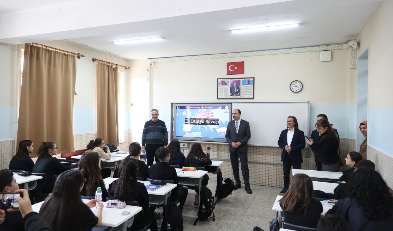 Başkan Altay NEÜ ve Mehmet Beğen Ortaokulu’nda Öğrencilerle Bir Araya Geldi
